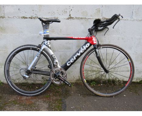 A CARBON FIBRE CERVELO P3C TT 20 SPEED RACING BICYCLE, WITH REAR HED WHEEL, MAVIC AKSIUM FRONT WHEEL, SL-K LIGHT CRANK AND DU