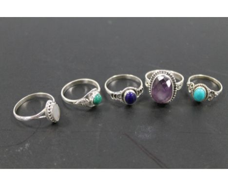 A COLLECTION OF 5 VINTAGE 925 SILVER GEMSTONE DRESS RINGS TO INCLUDE LARGE AMETHYST, JADE, TURQUOISE ETC