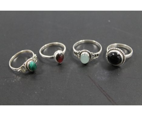 A COLLECTION OF 4 VINTAGE 925 SILVER GEMSTONE DRESS RINGS TO INCLUDE GARNET, JADE, OPAL ETC