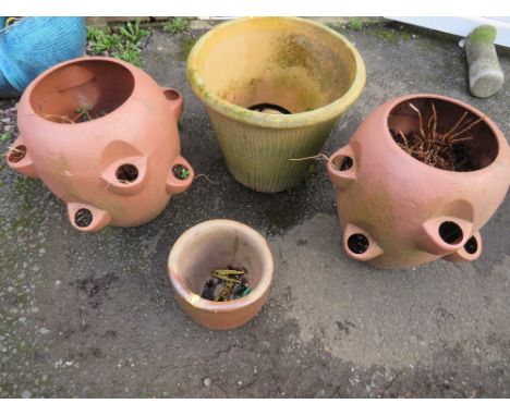 FOUR PLANTERS TO INCLUDE TWO STRAWBERRY PLANTERS, PLASTIC &amp; CERAMIC