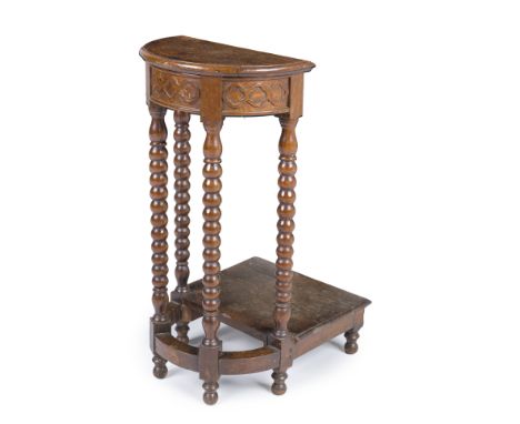 An oak prayer bench, 18th C.