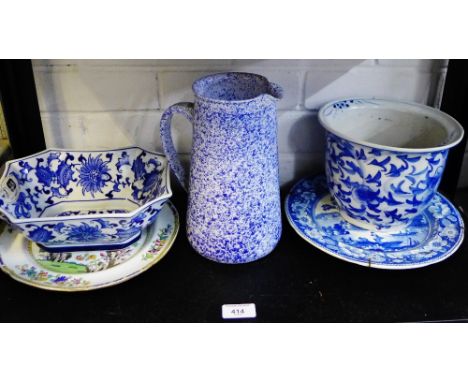 Mixed lot to include a Spodes blue and white plate, an enamel style jar, a Mason's plate etc., (5) 