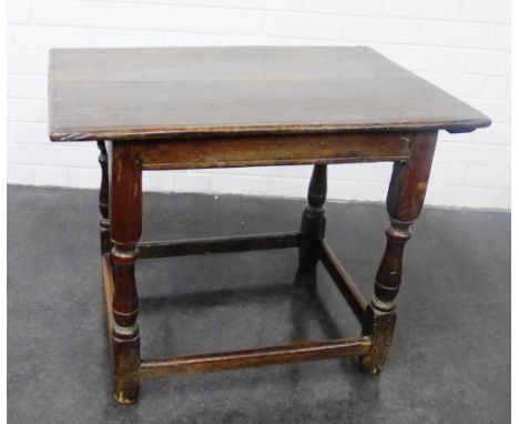 Oak side table, 58 x 75cm 