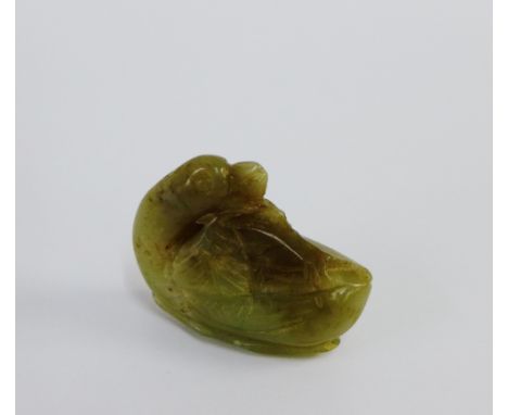 Green and grey jade model of a duck, 4.5cm long 