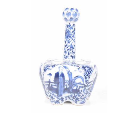 A Chinese blue and white glazed tulip vase, late Qing Dynasty (1644-1912)Of typical form, the lobbed body detailed with five 