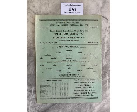 51/52 West Ham A v Charlton A LMWL Football Programme: Green single sheet is good with no writing. Fold.