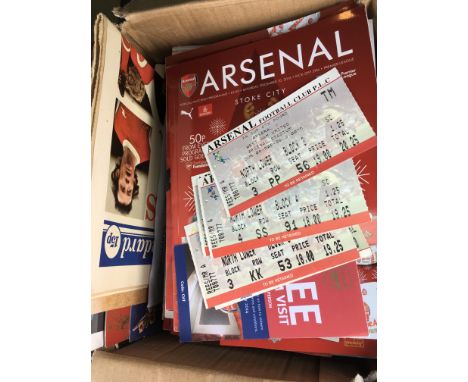 Arsenal Football Memorabilia Box: Mainly modern programmes but the odd ticket and quite a few team sheets. C/W Broken Cup Fin