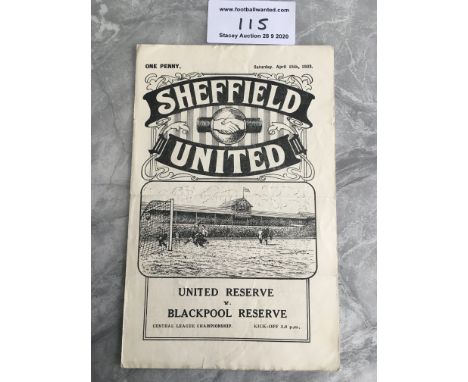 32/33 Sheffield United Reserves v Blackpool Football Programme: Good condition dated 15 4 1933. No team changes on this 4 pag