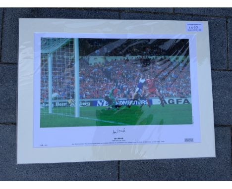 Ian Rush Signed Mounted Liverpool Football Print: Hand signed by Rush who is pictured after scoring v Everton in the 1986 FA 