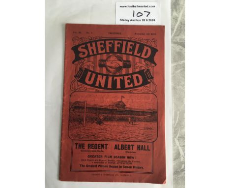 32/33 Sheffield United v Manchester City Football Programme: Excellent condition dated 5 11 1932. No team changes but score w