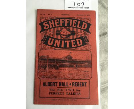 32/33 Sheffield United v Portsmouth Football Programme: Excellent condition dated 3 9 1932. No team changes. Rusty staple hol