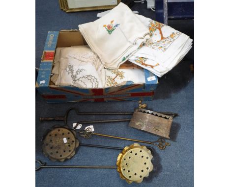A QUANTITY OF LINEN NAPKINS and tablecloths, two chestnut roasters, fire tools and a vintage iron