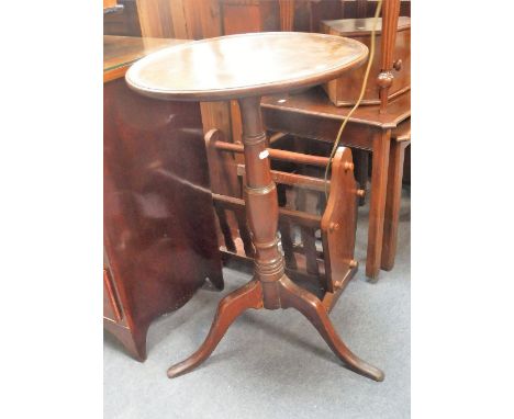 A GEORGE III MAHOGANY TRIPOD TABLE, 75 cm high x 45 cm dia.