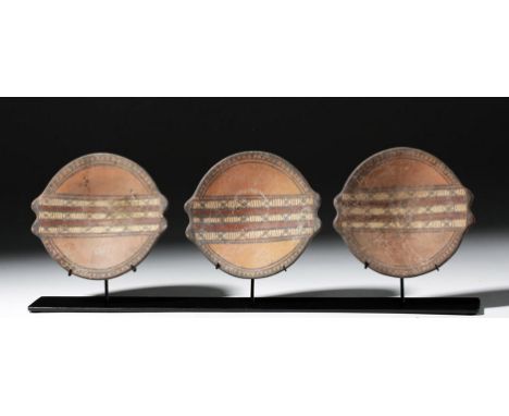 Pre-Columbian, Peru, Inca, ca. 1000 to 1500 CE. Three finely hand built, slipped, and burnished highly decorated plates of id