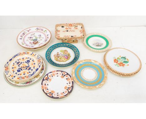 A large collection of 19th & 20th Century plates / cabinet plates to include: Davenport, pattern no: 1514, blue underglaze ma