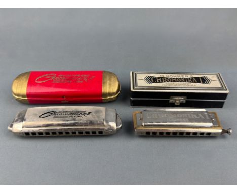 Zwei Mundharmonika, Hohner Chromonika I und Chromonica II DeLuxe, beide im Originaletui, Länge 14cm und 16,5cm, Gebrauchs- un