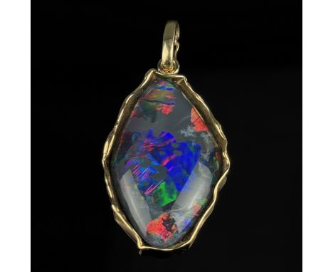 Großer Opal Anhänger, 585/14 Gelbgold (punziert), 18,12g, große Opal Doublette oder Triplette, Länge Anhänger ca. 6cm *218/24