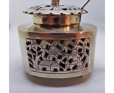 20th century Chinese silver condiment pot with spoon, triangular and on stepped feet, 6cm high 
