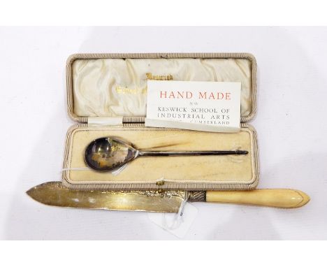 Silver Keswick School of Industrial Arts copy of a medieval type spoon (cased) and Victorian cream-handled serving knife (2)