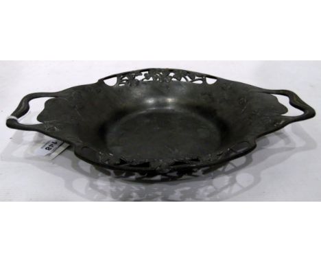 Art Nouveau English pewter two-handled dish with three-leaf clover border, scroll handles, pierced sides, no.0287, 28.5cm wid