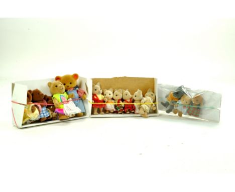 Various vintage Sylvanian Family Figures. Mixed families. Generally good.  Enhanced Condition Reports: We are more than happy