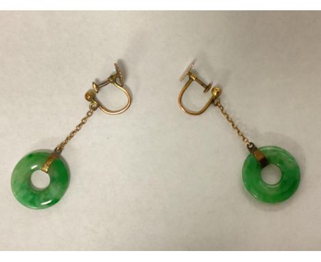 A pair of 9ct gold and jade hoop earrings with screw back fittings, 2.72g 