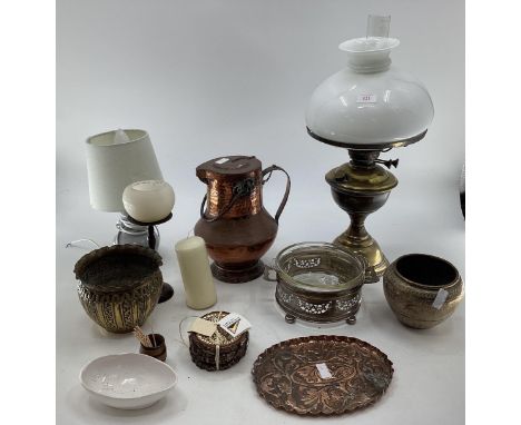 Collection of metalware to include a Newlyn style tray a lidded copper jug, 2 small brass planters, brass oil lamp and other 