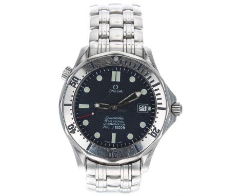 Omega Seamaster Professional Chronometer 300M automatic stainless steel gentleman's wristwatch, reference no. 25318000, seria