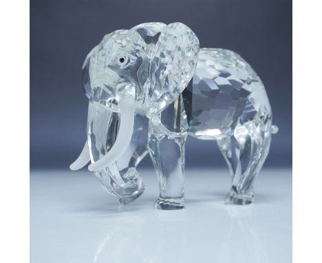 This Swarovski crystal figurine was the inaugural piece in the prestigious "Inspiration Africa" trilogy, released exclusively