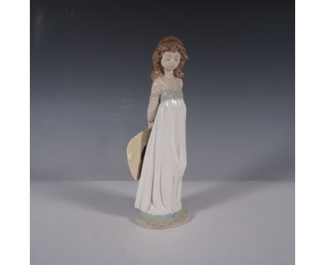 Natural Beauty (Item #01008114) was issued in 2005 as a limited-edition exclusive, available only from October 15 to December