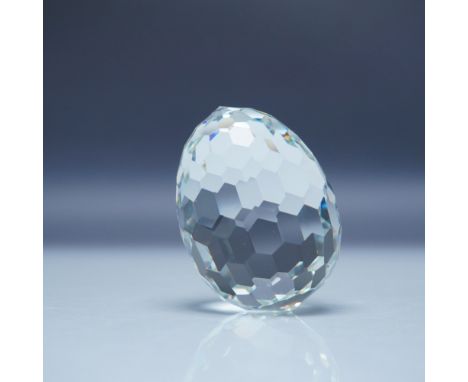 This Swarovski crystal egg paperweight belonged to the 'Decorative Items for the Desk' category. Crafted from faceted clear c