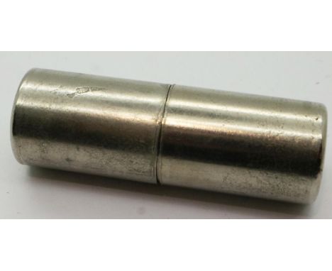 WWII German Luftwaffe marked petrol lighter. P&amp;P Group 1 (£14+VAT for the first lot and £1+VAT for subsequent lots) 