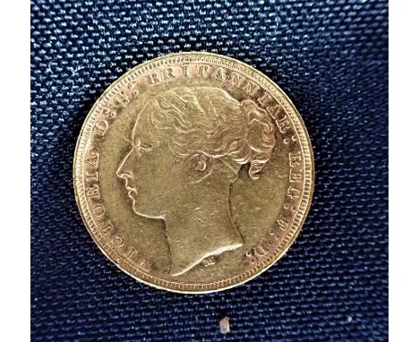 1881 QUEEN VICTORIA 22CT GOLD SOVEREIGN COIN Australia. Victoria, 1837-1901. 22ct Gold sovereign, 1881. Melbourne. St George;