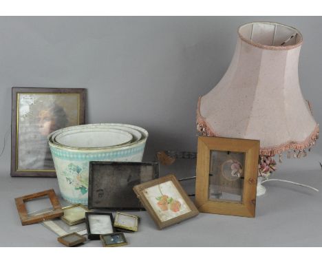 A Capodimonte ceramic table lamp with shade, 48cm high; together with a group of small picture frames and other items