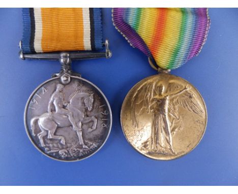 A WWI medal duo awarded to 68215 Pte. T.W. Quantick, Devon R. from Babbacombe. (2)