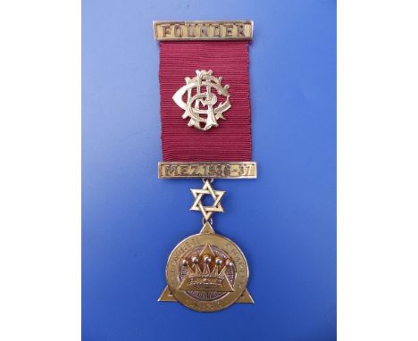 A boxed early 20thC 9ct gold Masonic medal by M.E. Mazzucchelli of Perth, Western Australia, for the Kalgoorlie Chapter No.30