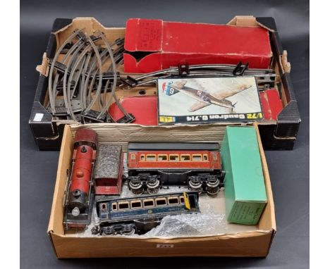 Marklin: a&nbsp;4 volt O gauge 440 Locomotive and Tender No.385; together with two bogie coaches with opening doors and hinge