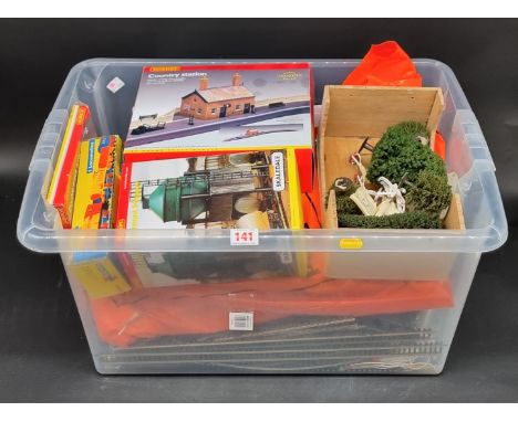 Hornby:&nbsp;two trackside model kits; a double track level crossing and an R061 diesel locomotive, all boxed; together with 