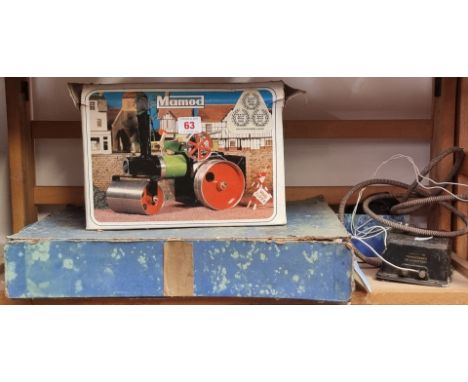 Mamod:&nbsp;Steam Roller 1A, in box with accessories; together with a Hornby passenger train EDP1 in remains of original box.