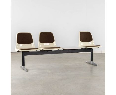 Drabert Stahlmöble, a vintage tandem seat/waiting room seat. Circa 1970.&nbsp;Dimensions: (L:54 x W:202 x H:83 cm)