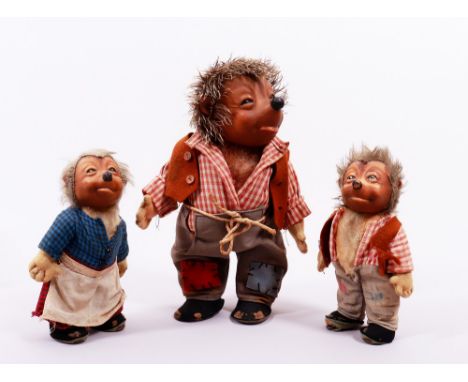 3 Mecki-Figuren, wohl Steiff, 1950er/60er Jahre Stoff/Gummi u.a., 2x Mecki und 1x Micki, H ca. 17-26,5cm, bespielt, partiell 