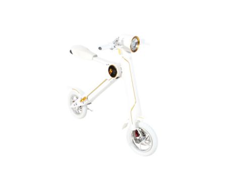 An Evolution Transporter ET smart high quality foldable / portable white electric scooter. Aluminium frame with built in 40V 