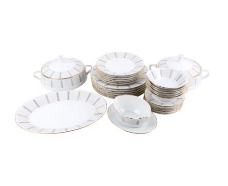 A Noritake Humoresque 6685 dinner service for six. Including two tureens and a sauce boat, etc. Max. H14cm