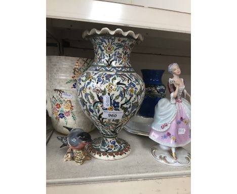 Mixed pottery item including cake stand 