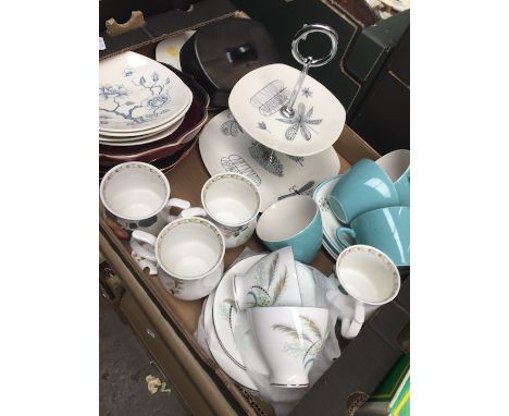 Royal Albert Festival trios, Midwinter Nature Study cake stand etc 