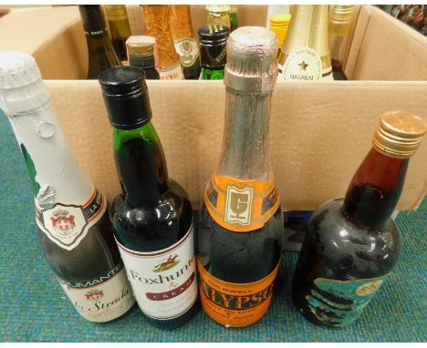 Various bottles of sparkling wine, sherry, spirits, etc. (AF)