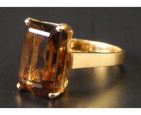 A smokey quartz dress ring, yellow metal, marked 585, 5.5g all in. 