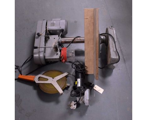 A Wickes Pillar Drill, drilling depth 0-50mm; together with a BMI 50metre measuring tape; and a Nu-Tool angle grinder. (3)