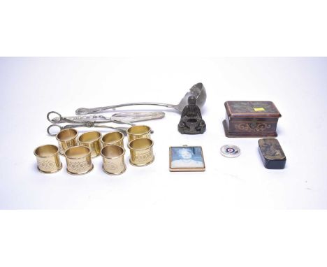 Assorted metal wares and collectibles, including: Oriental inkwork dragon motif trinket box; lacquered wood snuff box; set of