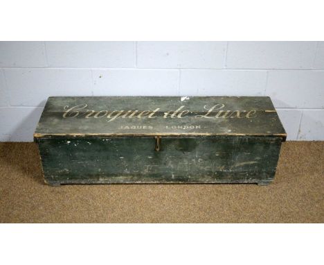 Jaques, London: a vintage wooden croquet box inscribed "Croquet de Luxe", opening to reveal a brass label to underside of lid